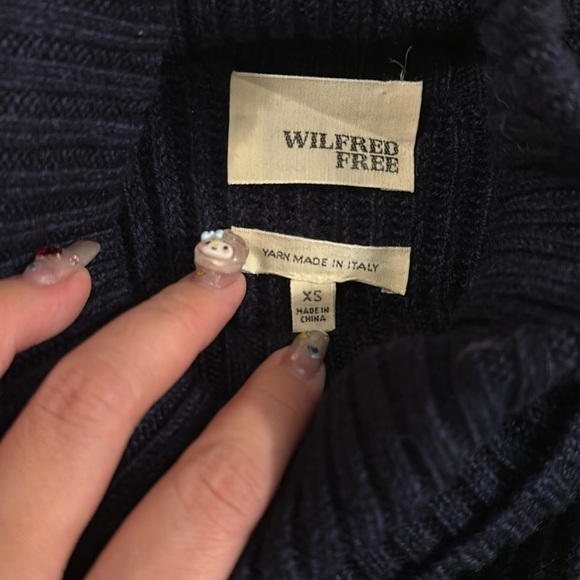 Aritzia Wilfred Free Lin Sweater 100% Merino Wool Navy Sz XS Made in Italy - Picture 7 of 9